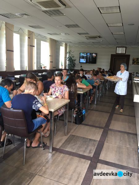 Авдеевские подростки отправились на оздоровление в Закарпатье (ФОТО)