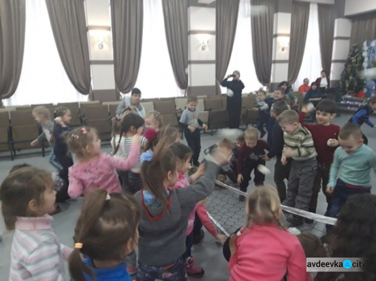 До маленьких мешканців Авдіївки завітав Святий Миколай (ФОТО)