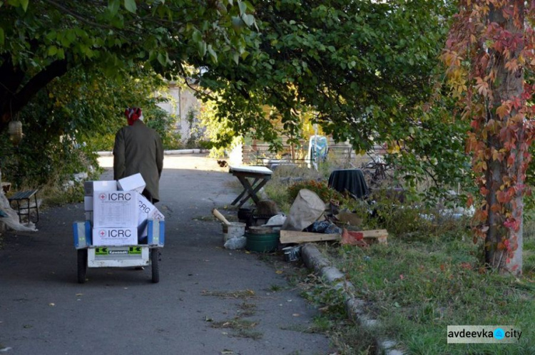 Красный Крест запустил автобус, на котором жители поселка Опытное могут добраться в Авдеевку