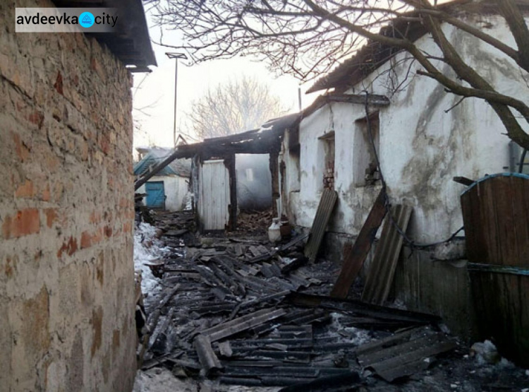 Авдеевка  подверглась ночному обстрелу – повреждены 8 домов (ФОТО)