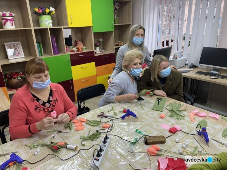 Представники іноземної делегації відвідали соціально значущі об’єкти прифронтової Авдіївки