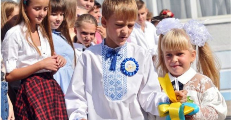 Новий навчальний рік розпочнеться в школах 1 вересня і триватиме 10 місяців