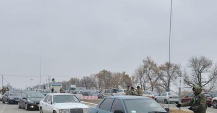 На КПВВ у линии разграничения самые большие очереди сегодня в районе «Марьинки»