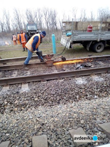 "Донецкая железная дорога" за надежность и безопасность: "оздоровлены" более 140 км пути