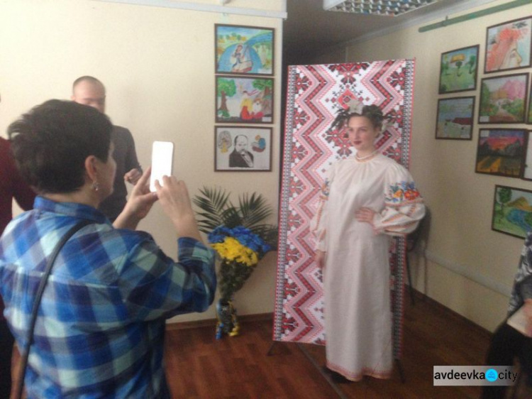 В Авдеевке читали стихи Тараса Шевченко (ФОТО)