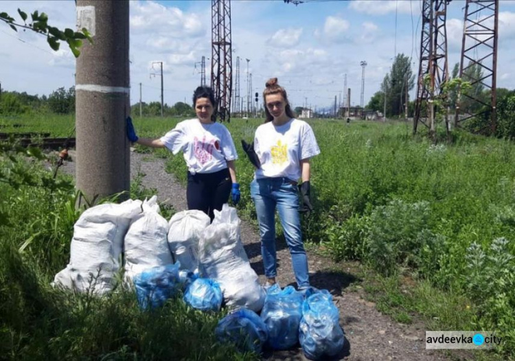 В Авдеевке прошла акция "За чистое будущее":фотофакт
