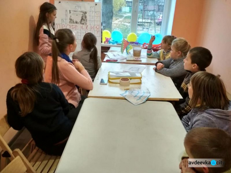 Дети Авдеевки воплощали мечты о профессии в рисунках (ФОТО)