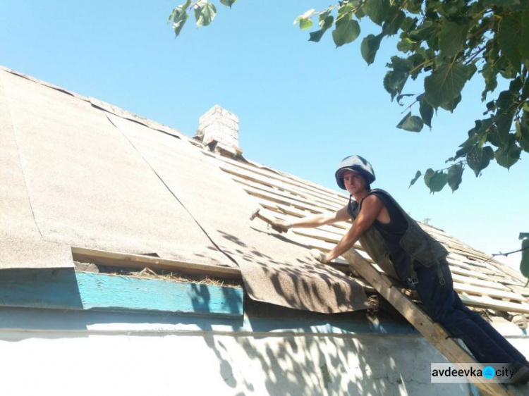 В прифронтовой Авдеевке "вернули к жизни" 566 поврежденных обстрелами домов (ФОТО)