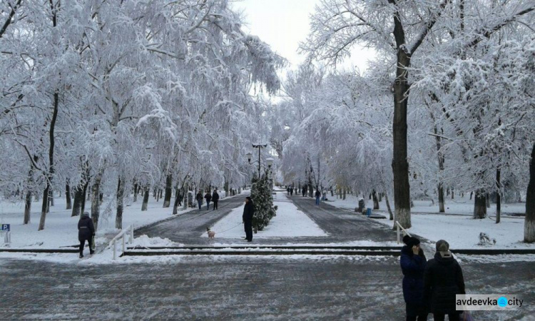 В Авдеевку пришла сказочная зима (ФОТОФАКТ)