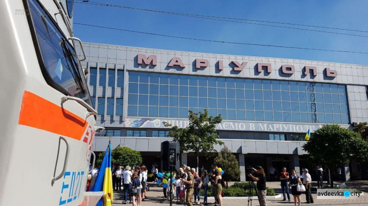 Обновленные пригородные электропоезда отправились сегодня из Мариуполя (ФОТО)