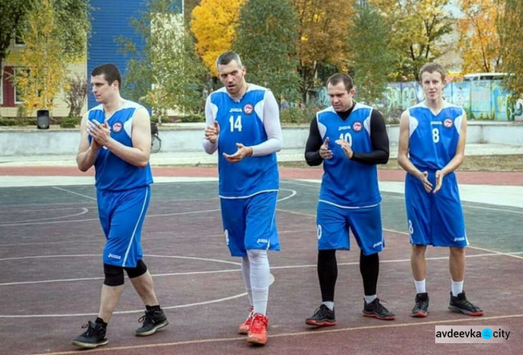 Авдеевский "Коксохимик" взял "золото" на турнире по стритболу в Покровске