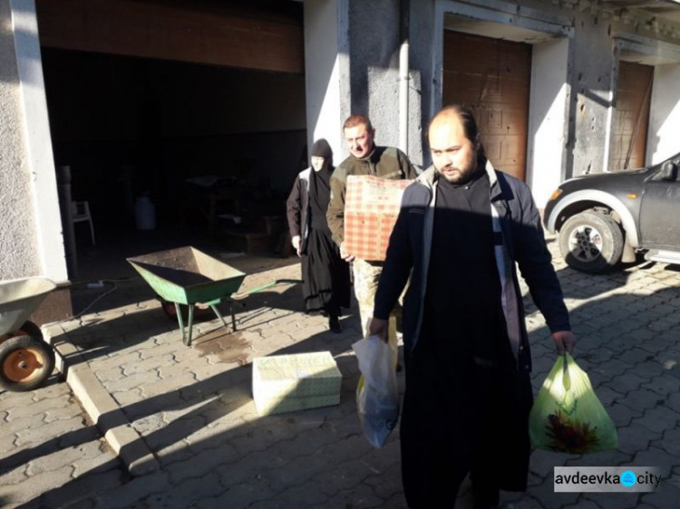 Авдеевские "симики"  не оставили без помощи ни военных, ни жителей прифронтовых районов (ФОТО)