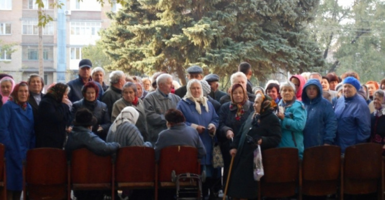 Авдеевские переселенцы – пенсионеры будут проходить поверку бесплатно и на общих основаниях, - Ощадбанк