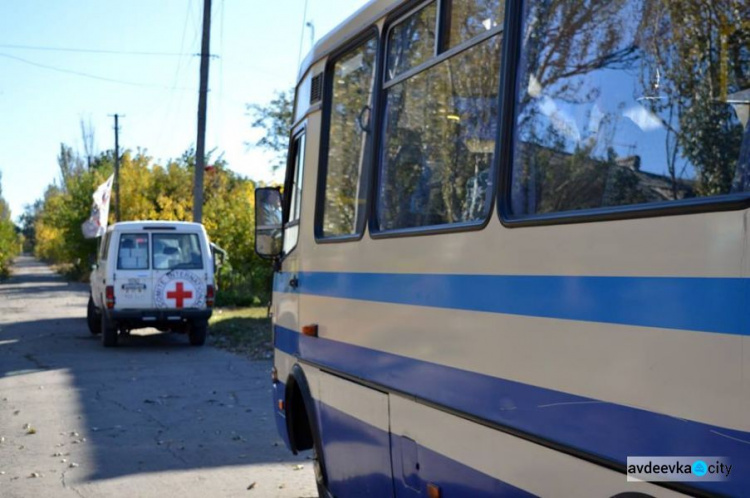 Красный Крест запустил автобус, на котором жители поселка Опытное могут добраться в Авдеевку