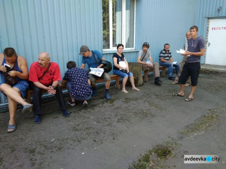 Пропускная способность мобильного центра МВД вызвала недовольство жителей Авдеевки (ФОТО)