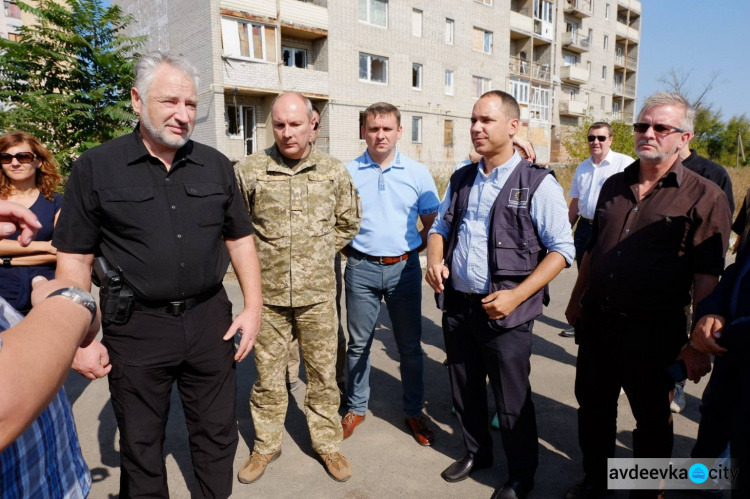 «Евродесант» в Авдеевке: подробности от Жебривского (ФОТО + ВИДЕО)