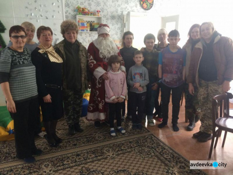 Авдеевских особенных детей с Днем святого Николая поздравили сверстники из Николаевской школы (ФОТО)