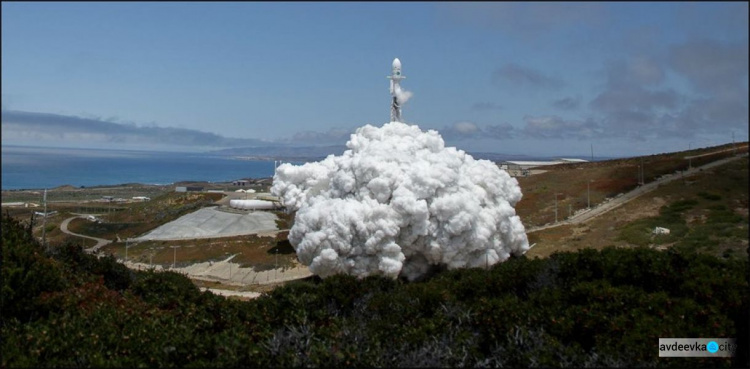 Камера, снимавшая запуск ракеты Falcon 9, расплавилась (ФОТО+ВИДЕО)