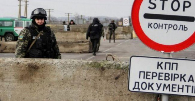 Боевики  били по контрольному посту и КПВВ "Марьинка" из  всех видов оружия