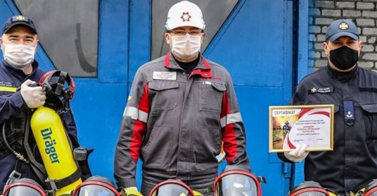 АКХЗ подарил спасателям дыхательные аппараты