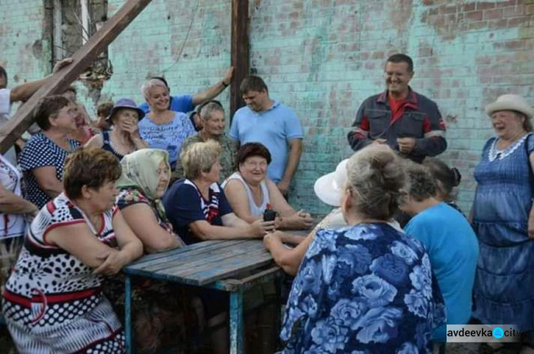 Вече о наболевшем: в Авдеевке обсудили насущные проблемы горожан (ФОТО)