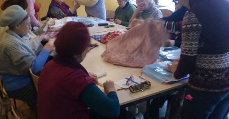 В Авдеевке учили делать обереги