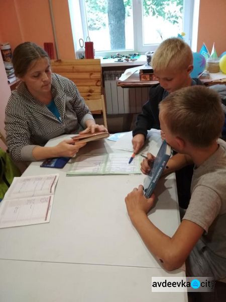 В авдеевском "Вулике" волонтеры встретились с детворой  (ФОТО)
