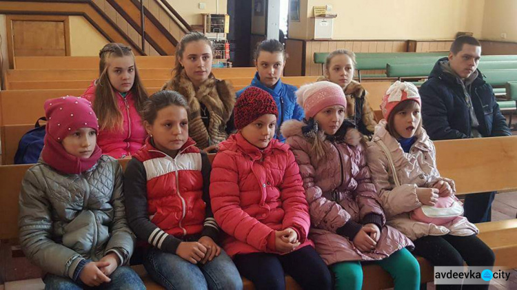 Дети из Авдеевки побывали на приеме у стоматологов-волонтеров (ФОТО)