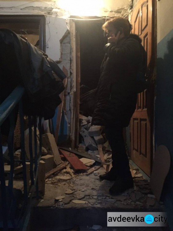 Авдеевка снова попала под обстрел боевиков:  мирный житель погиб, есть разрушения (ФОТО)
