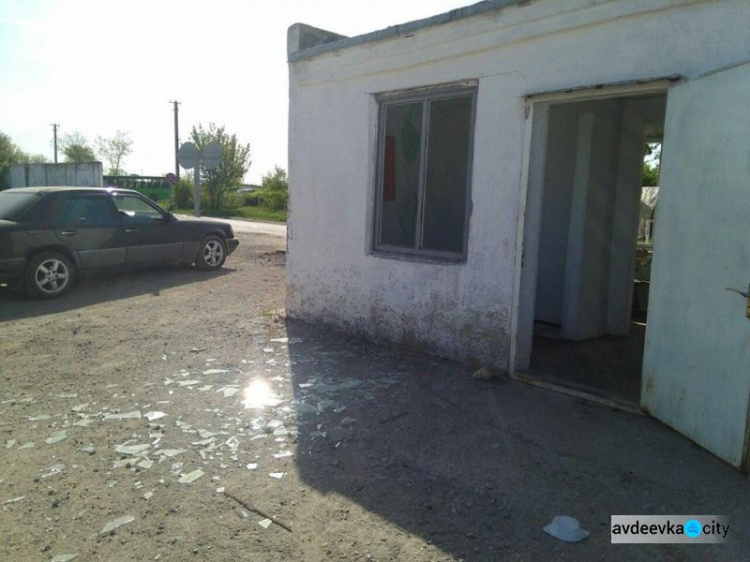 Обстрелян один из донбасских КПВВ, пострадали автомобили (ФОТО)