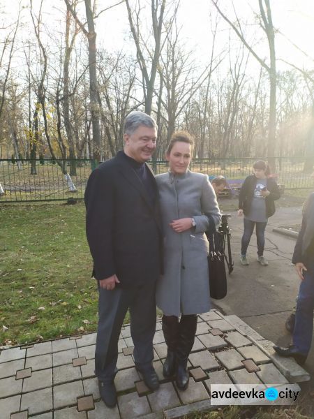 Авдіївку відвідав екс-президент України Петро Порошенко (ФОТО і ВІДЕО)