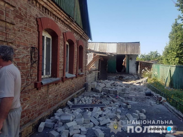 Официально: обстрел Марьинки это теракт, повреждены дома, среди пострадавших – ребенок (ФОТО)