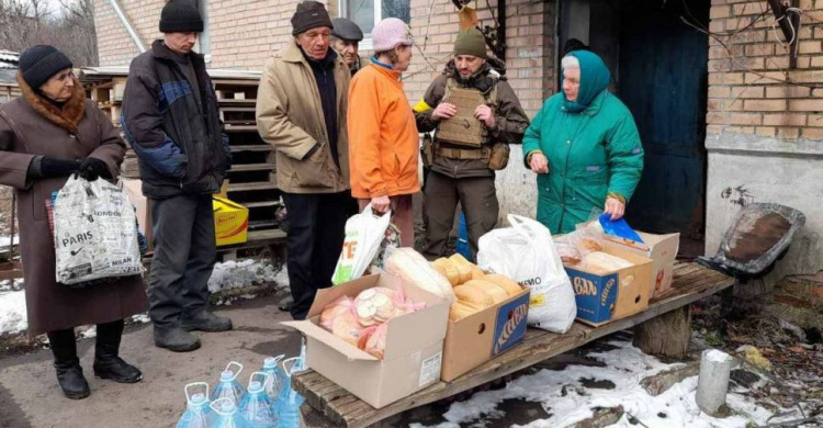 Мешканців Опитного запезпечили водою, харчами та ліками