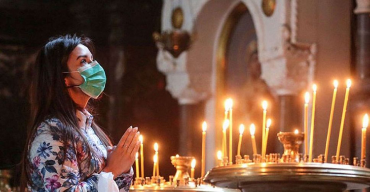 Кабмин разрешил работу ресторанов и проведение религиозных мероприятий