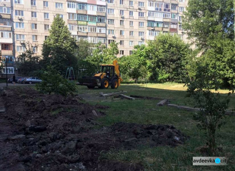В Авдеевке при поддержке ОО "Платформа" в квартале Юбилейном оборудуют парковку