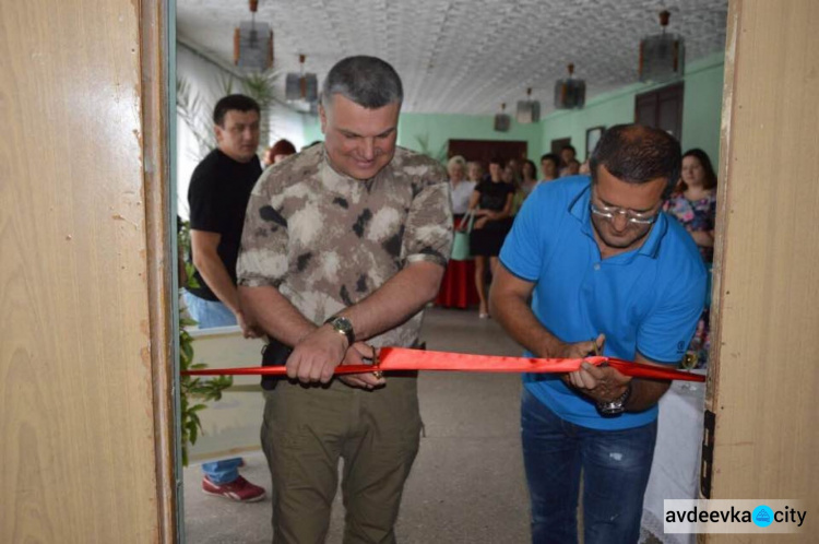 В Авдеевке состоялось торжественное открытие художественной выставки «Без фильтров» (ФОТО)