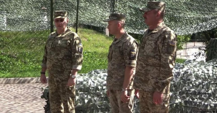 На Донбасі представили нового командувача ООС