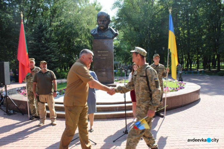 Авдеевка отпраздновала освобождение: фоторепортаж