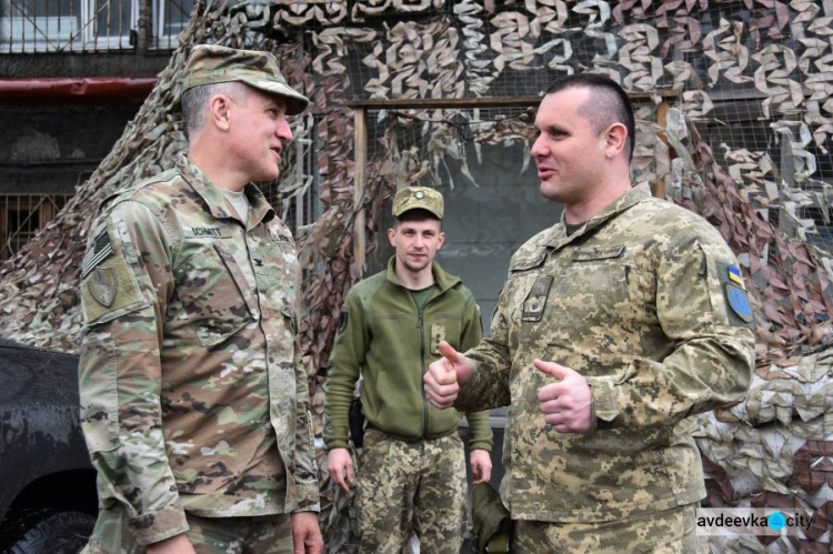 Американские военные побывали на позициях у Авдеевки (ФОТО)