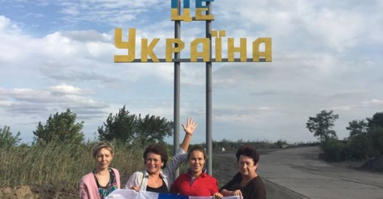 Наталья Королевская с гуманитарной миссией посетила Авдеевку (ФОТОФАКТ)