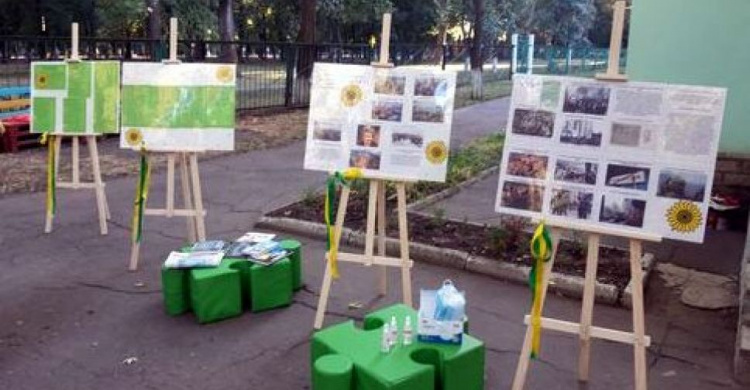 В Авдеевке провели патриотическую акцию «Живые, пока помним»
