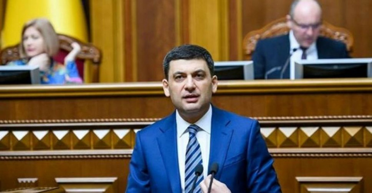 Верховная Рада не смогла отправить правительство в отставку, а президент хочет поменять двух министров