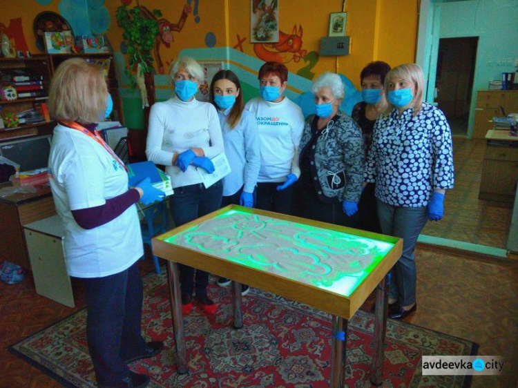 «Искорка» продолжает помогать особенным детям Авдеевки