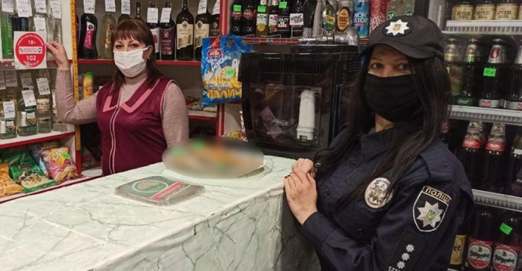 В Авдеевке с начала года полицейские привлекли к ответственности трех продавцов, продававших несовершеннолетним запрещенные товары