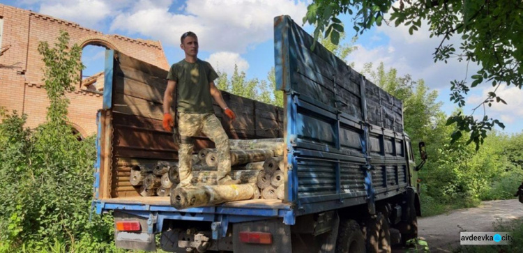 Офицеры CIMIC "Авдеевка" помогли доставить военным и жителям прифронтовой зоны важную помощь