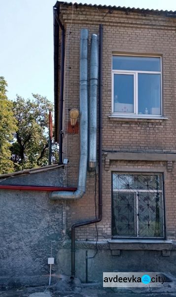 У авдіївських закладах освіти встановлюють системи блискавкозахисту