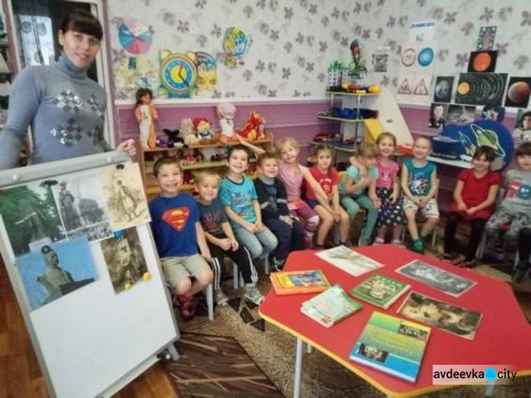 Фоторепортаж: как малыши Авдеевки погрузились в праздник украинского языка