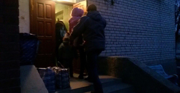 Эвакуированных авдеевцев разместили в Мариуполе