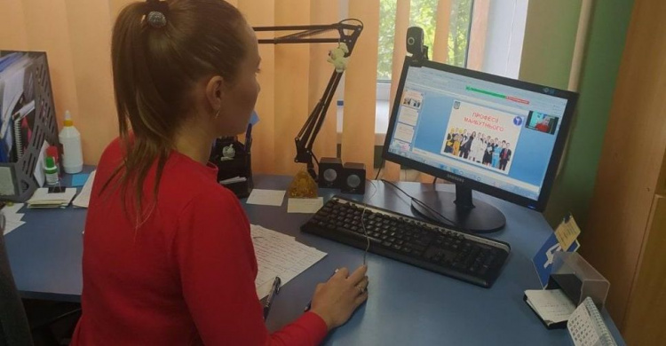 Фахівці Авдіївського міського центру зайнятості  провели профорієнтаційний  вебінар з учнівською молоддю с.Новобахмутівка. 