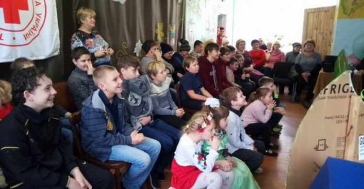 В Авдеевке деток с инвалидностью развлекали и дарили подарки (ФОТОФАКТ)